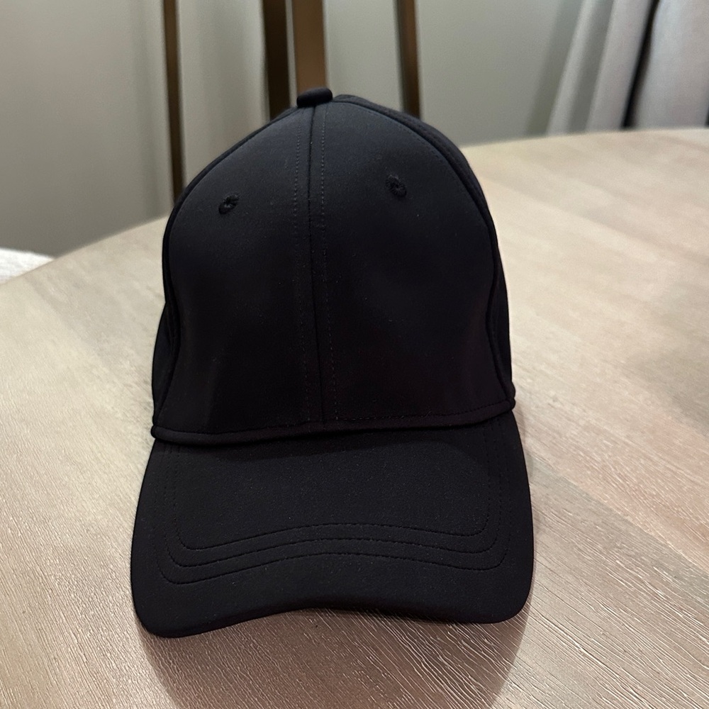 Lululemon workout hat